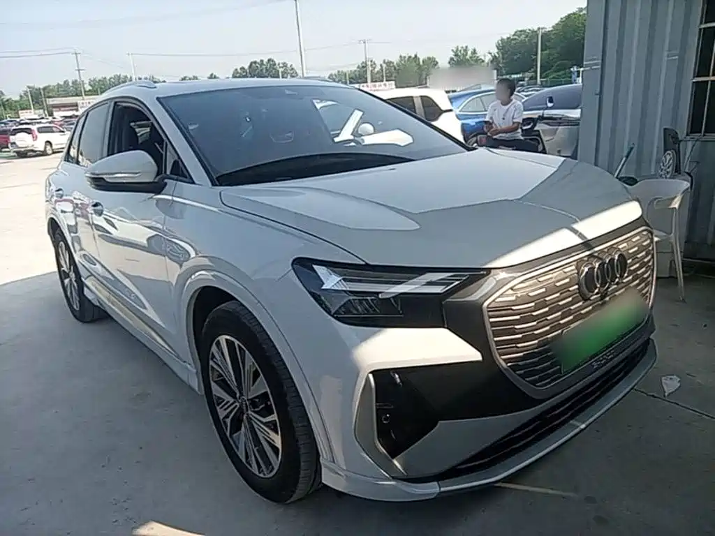 Audi Q4 e-tron 2024