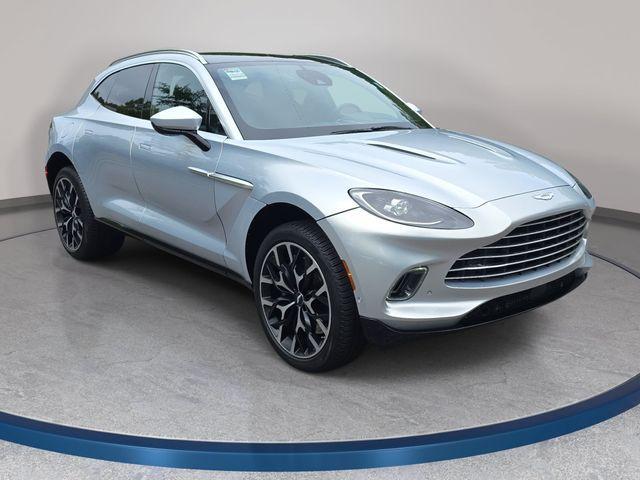 Aston Martin DBX 2021