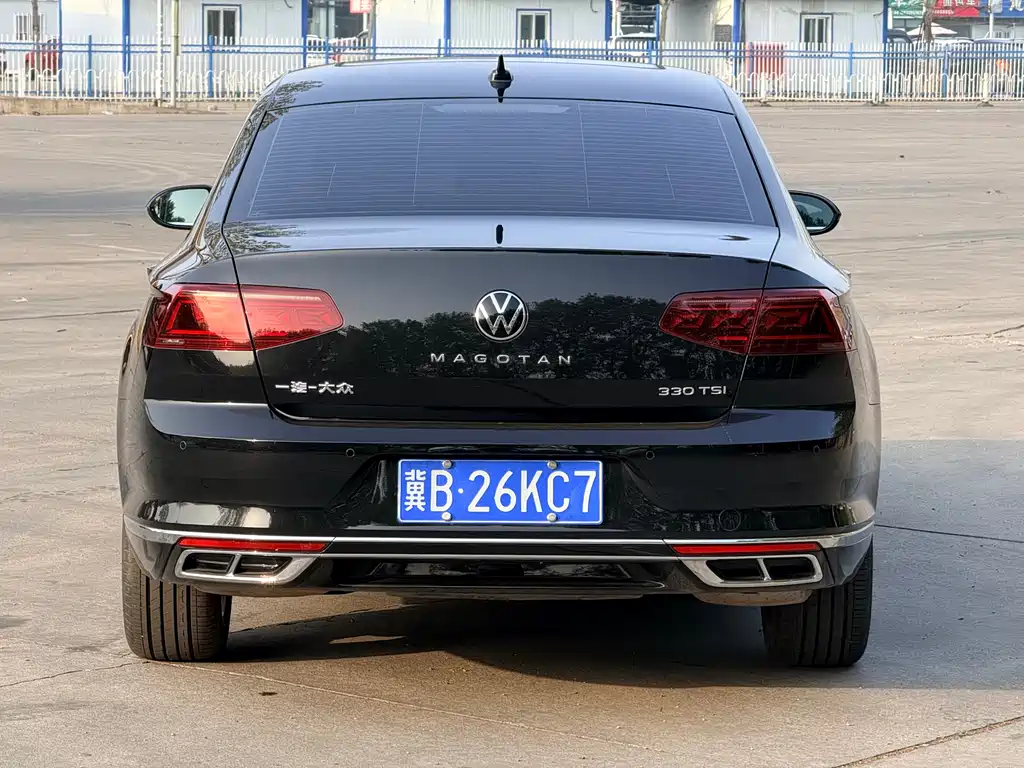Volkswagen Magotan 2025