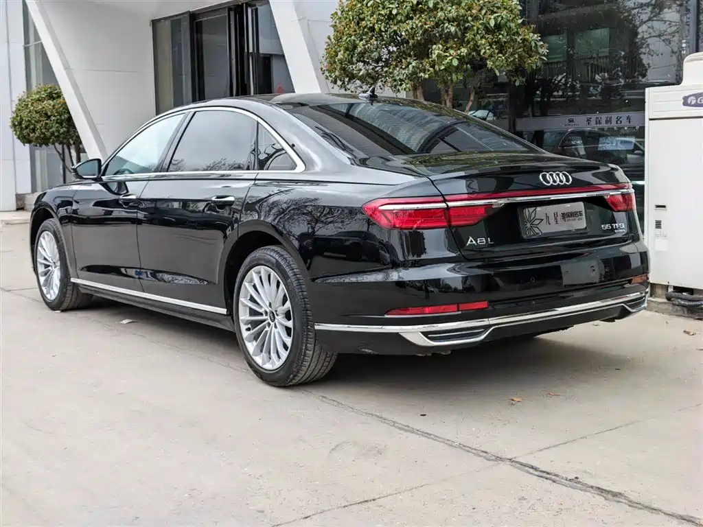 Audi A8 2021