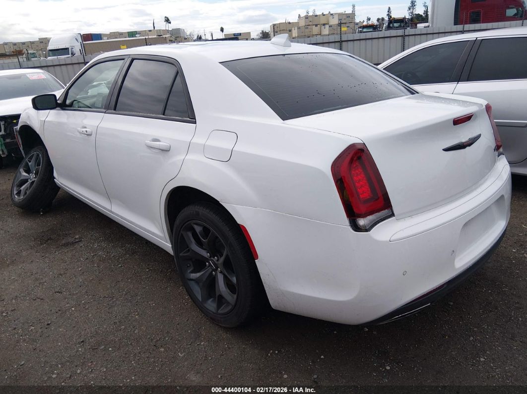 Chrysler 300 2023