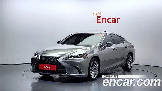 Lexus ES 2023