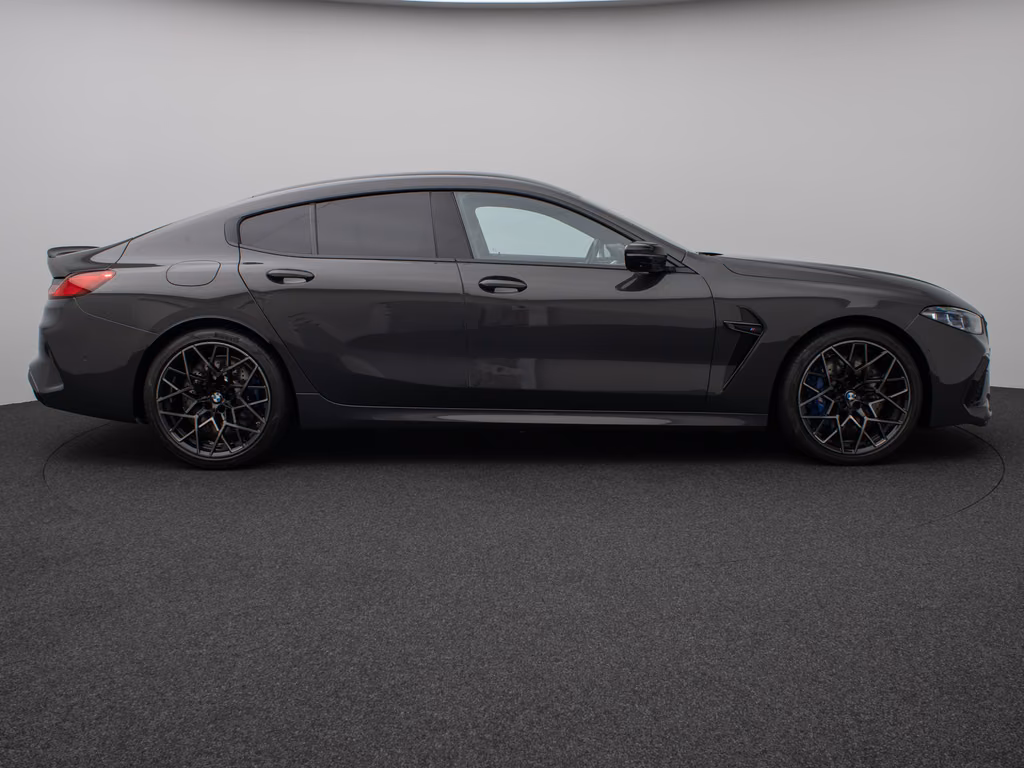 BMW M8 2022