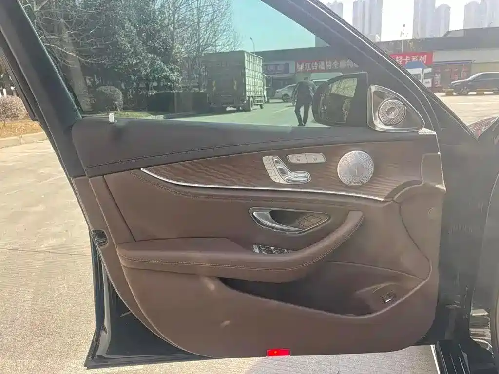 Mercedes-Benz E-Класс 2021