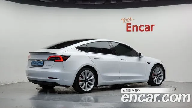 Tesla Model 3 2020