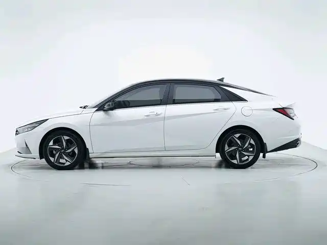 Hyundai Elantra 2021