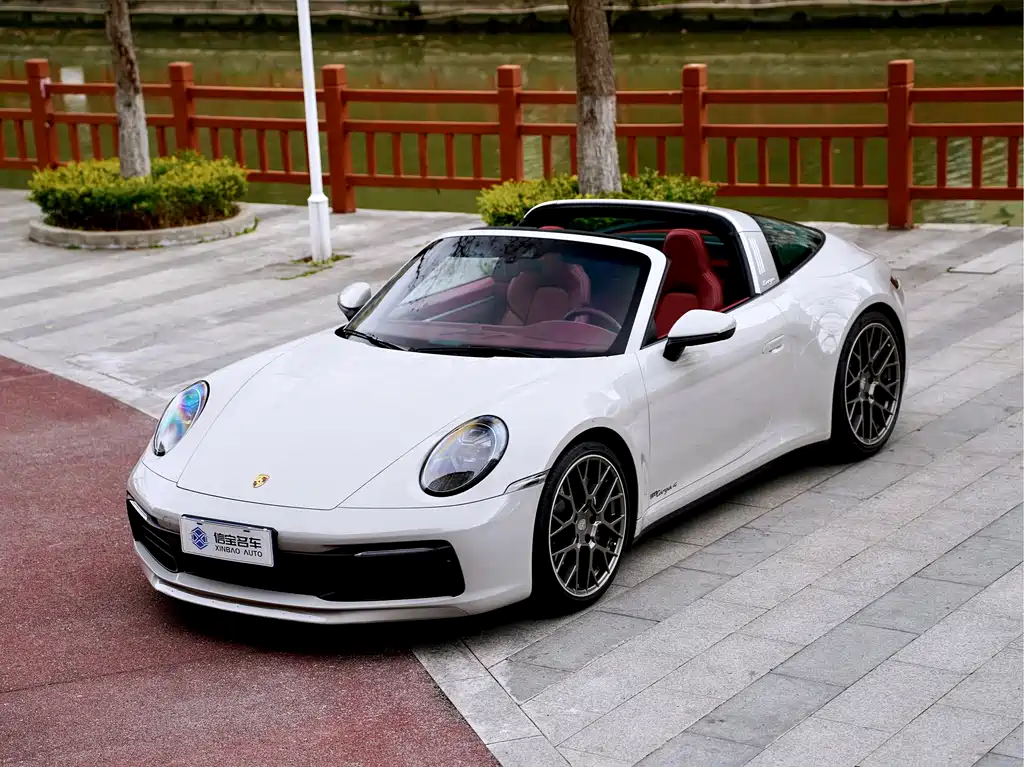 Porsche 911 2021