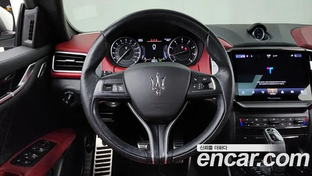 Maserati Ghibli 2021