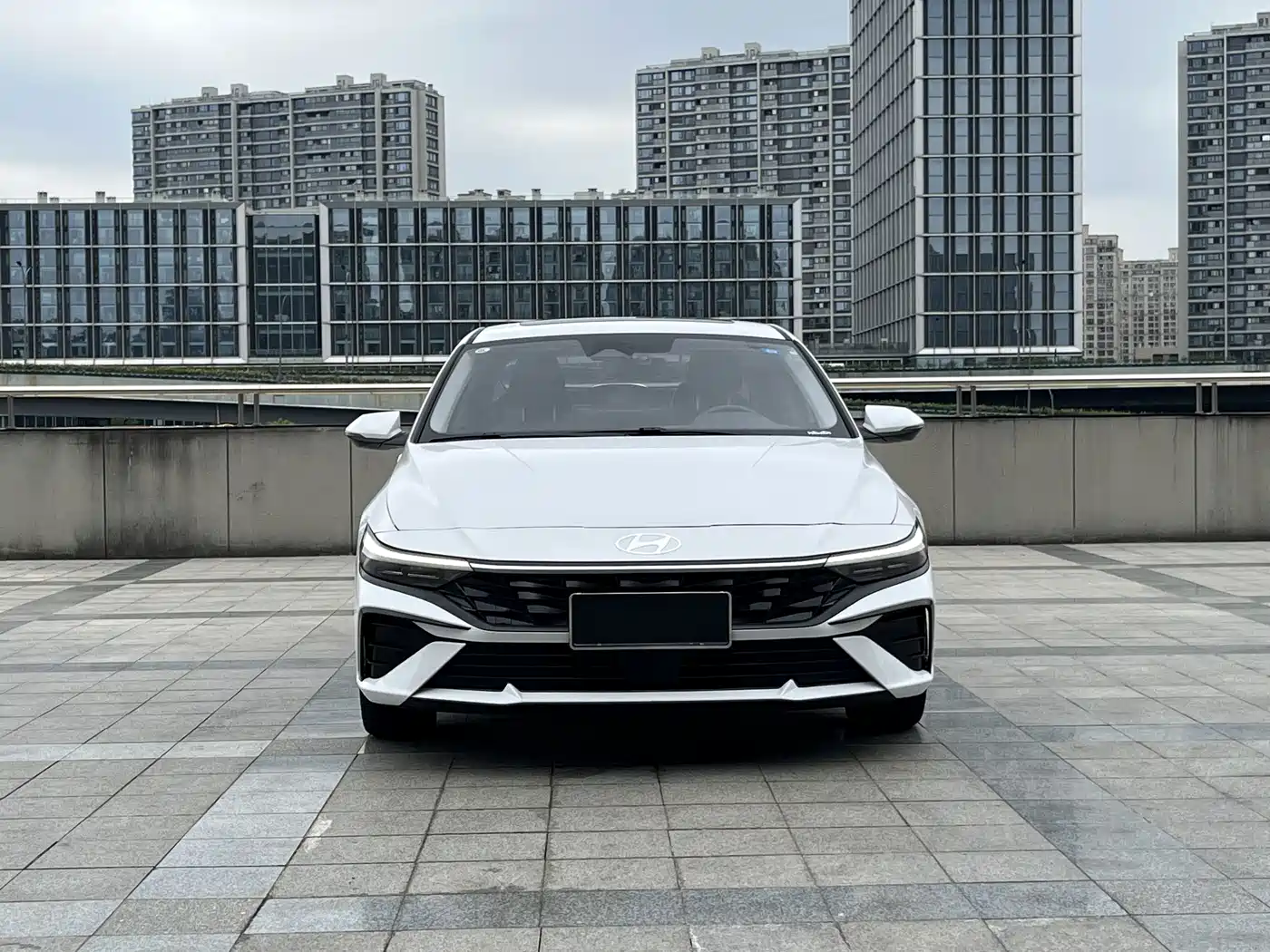 Hyundai Elantra 2025