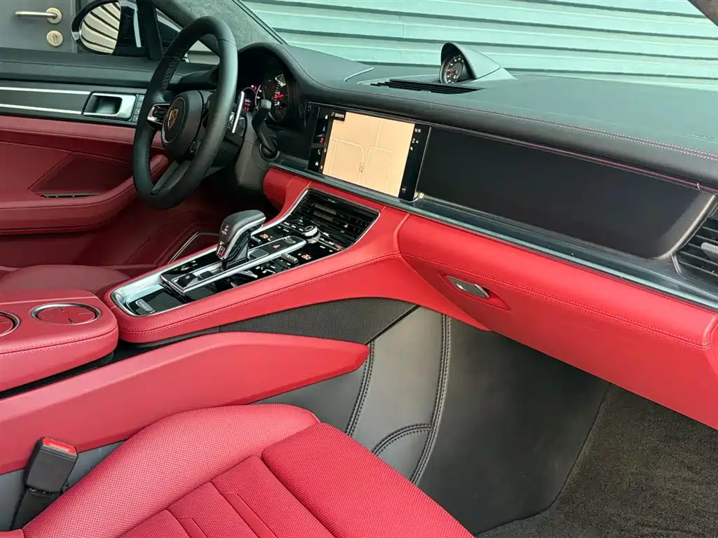 Porsche Panamera 2023