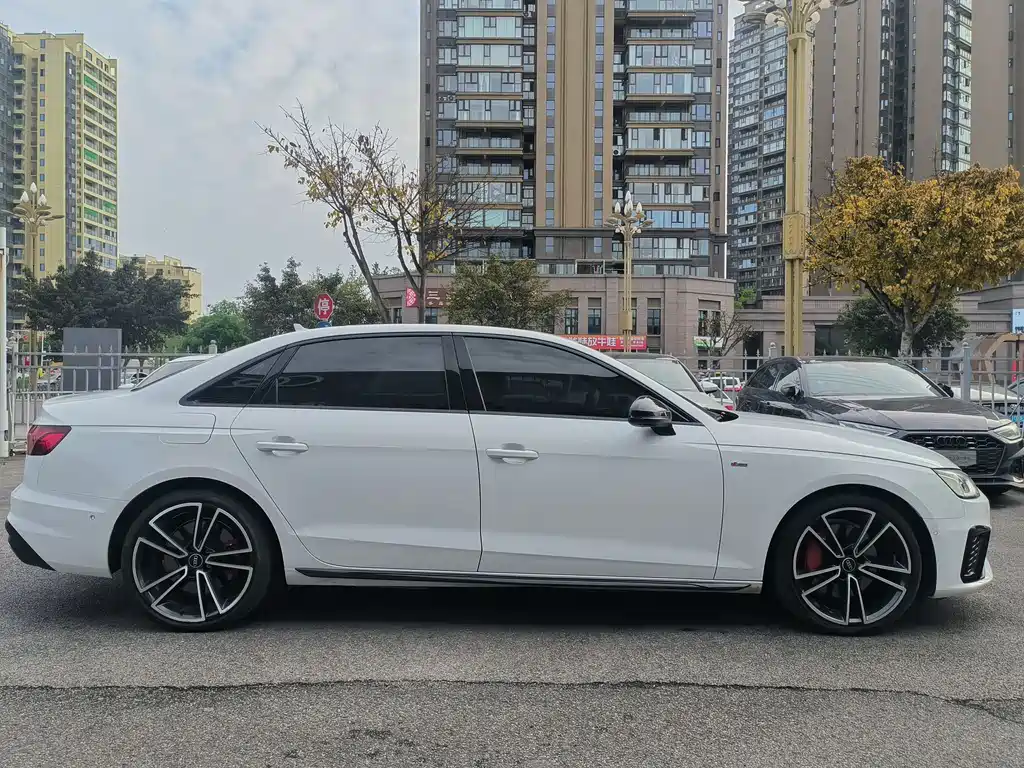 Audi A4 2023