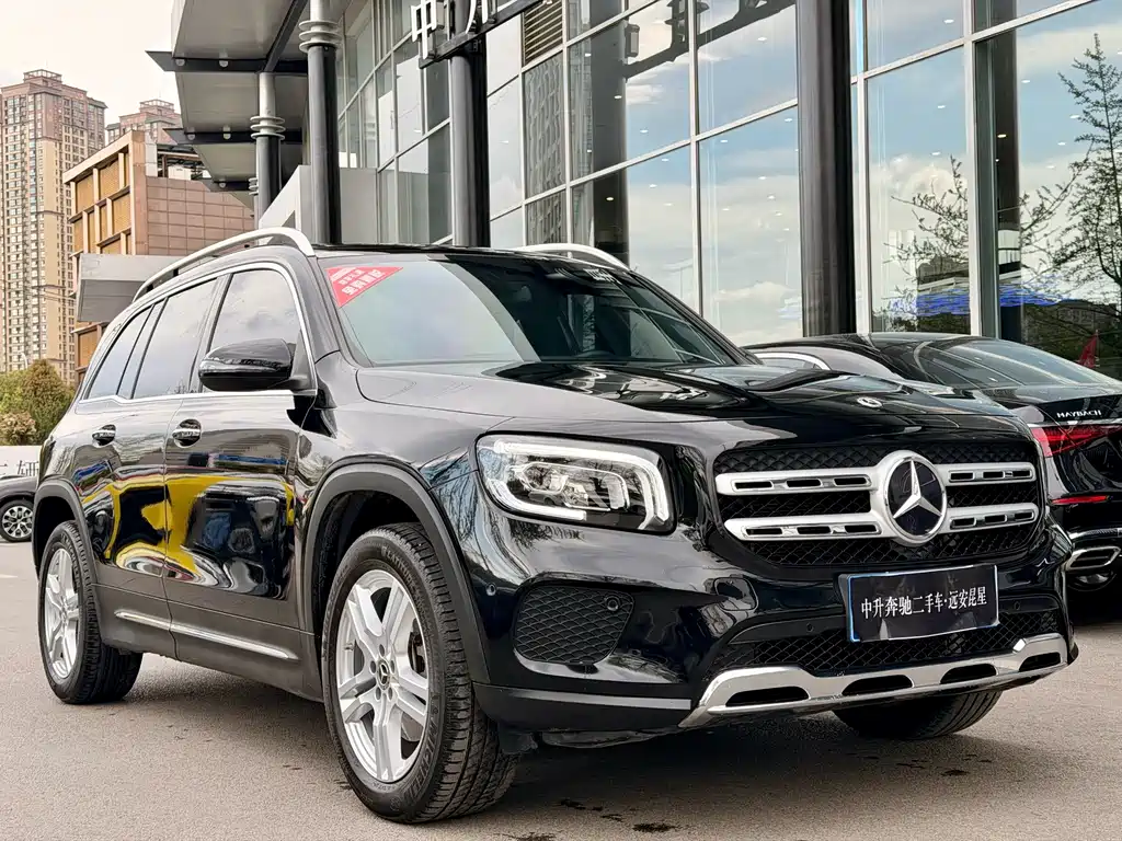 Mercedes-Benz GLB 2023