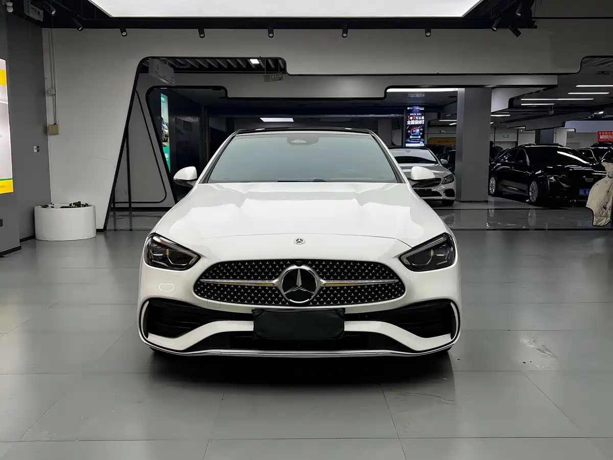 Mercedes-Benz C-Класс 2025
