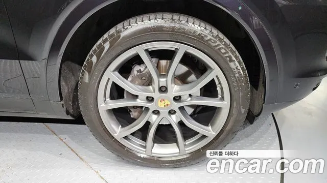 Porsche Cayenne 2021