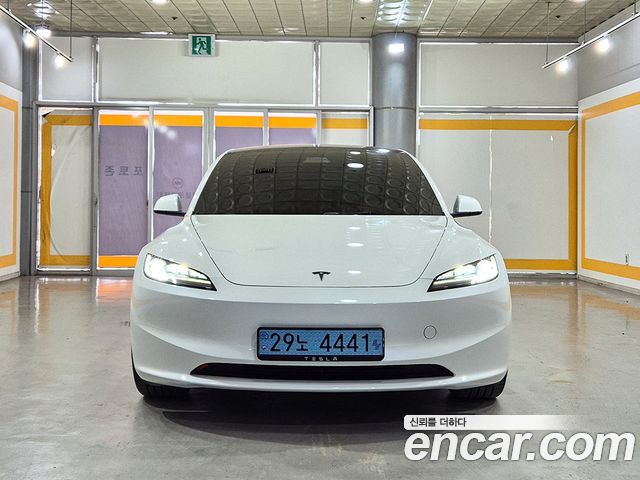 Tesla Model 3 2024