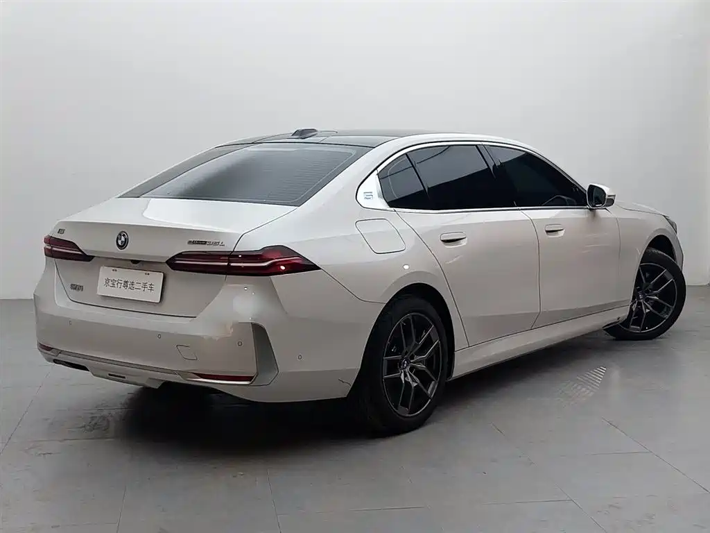 BMW i5 2025