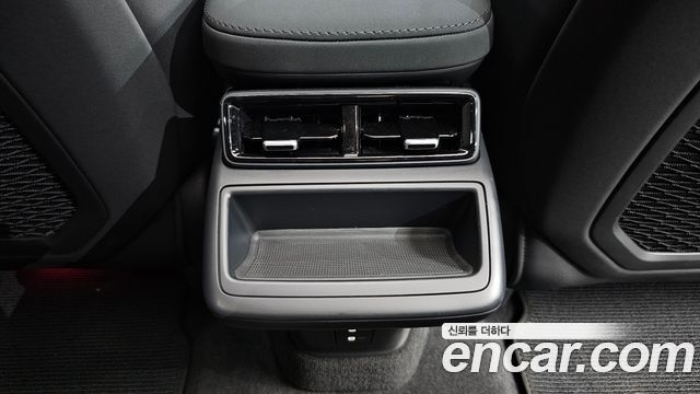 Polestar 4 2025