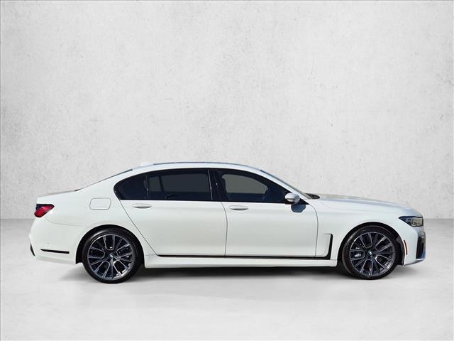 BMW 750 2021
