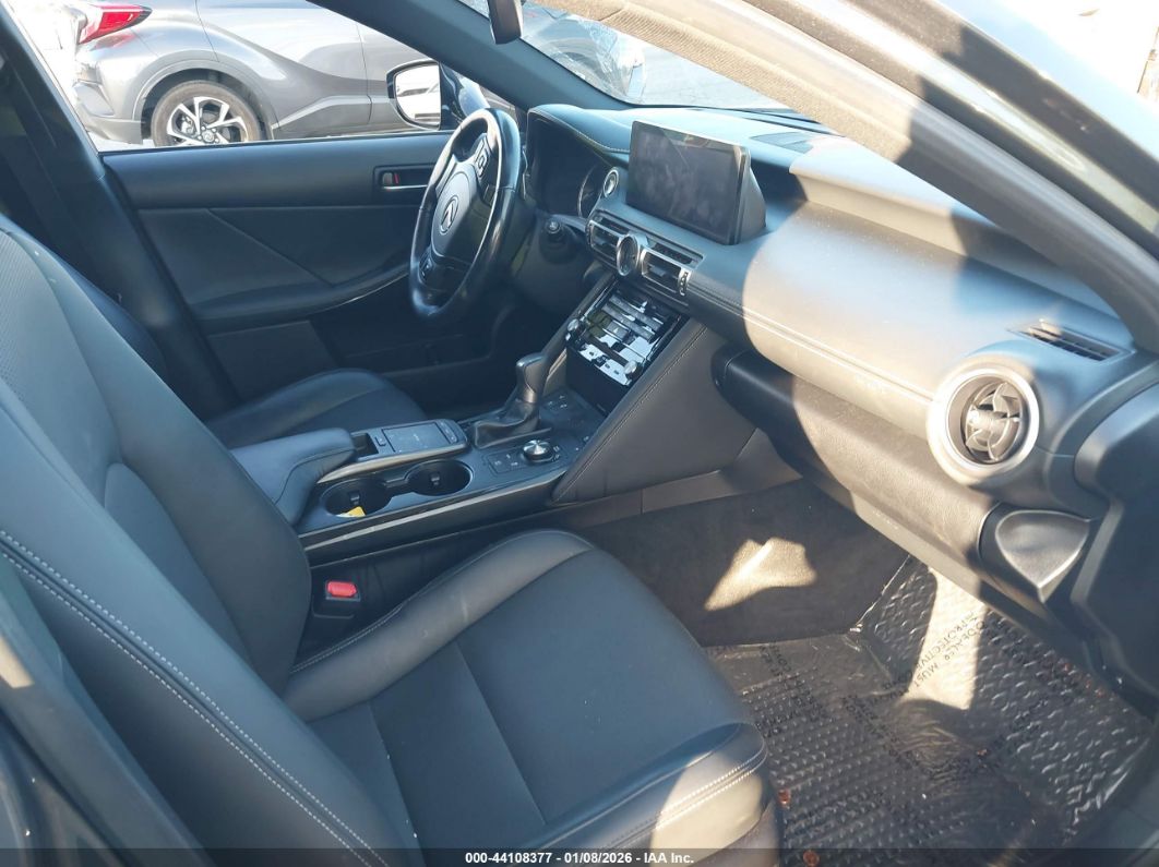 Lexus IS 300 2022