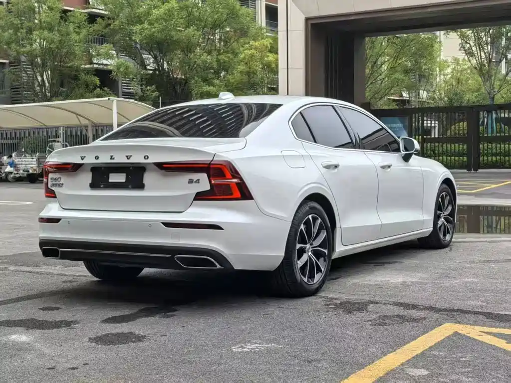 Volvo S60 2022