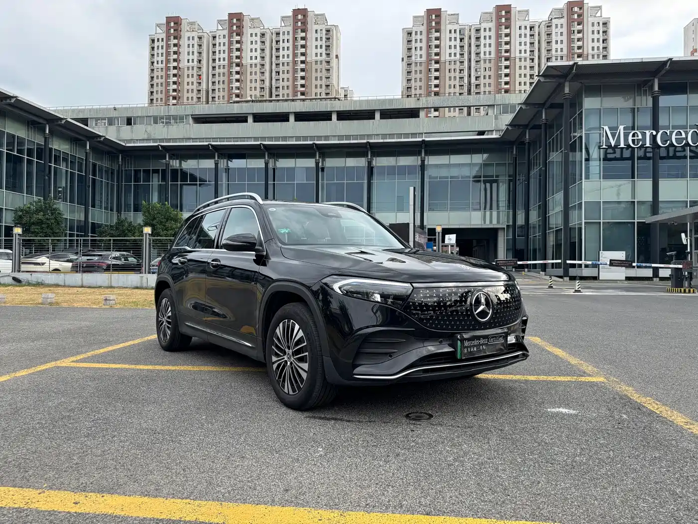 Mercedes-Benz EQB 2025