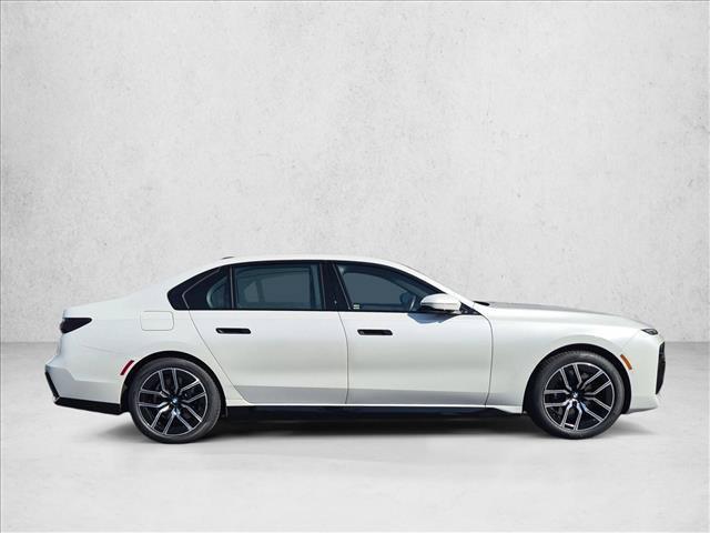 BMW 750 2024