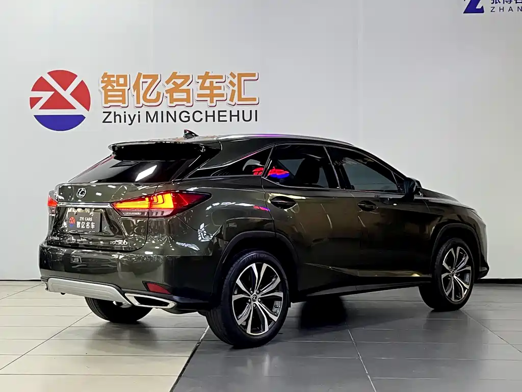 Lexus RX 2021