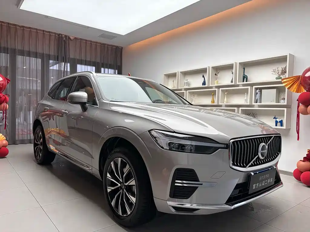 Volvo XC60 2025