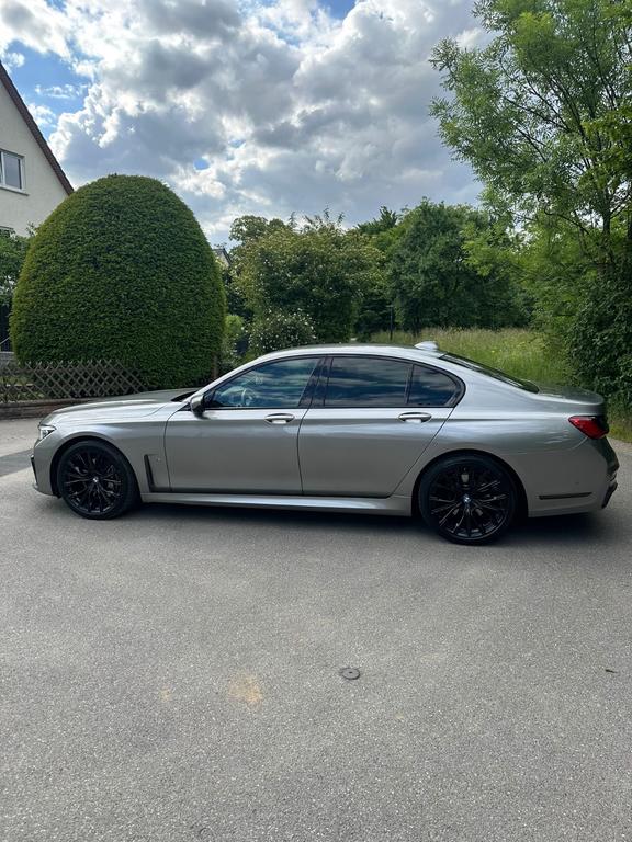 BMW 730 2021