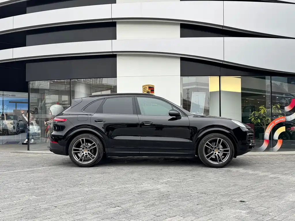 Porsche Cayenne 2022