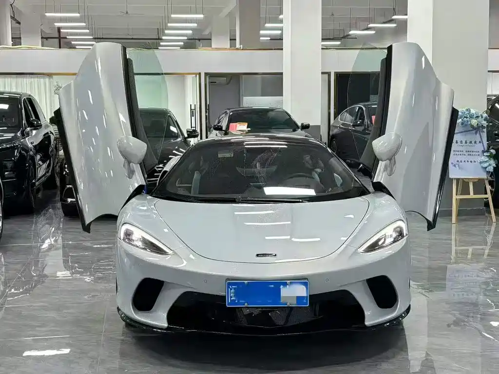 McLaren GT 2024