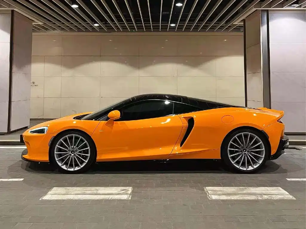 McLaren GT 2021