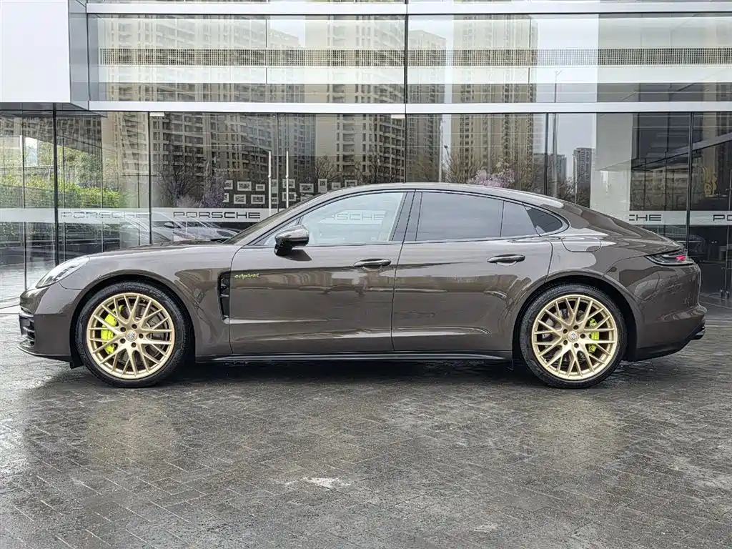 Porsche Panamera 2022