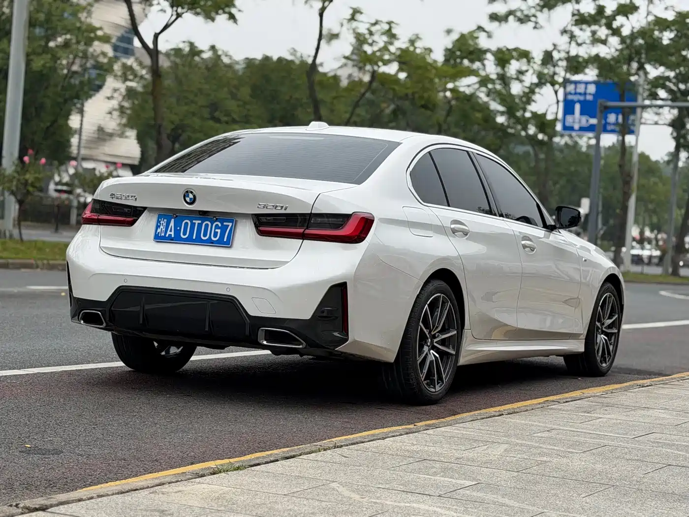BMW 3 серии 2023