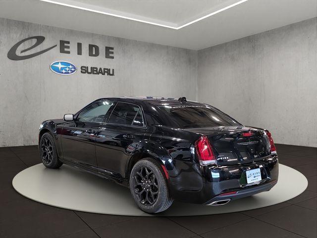 Chrysler 300 2023