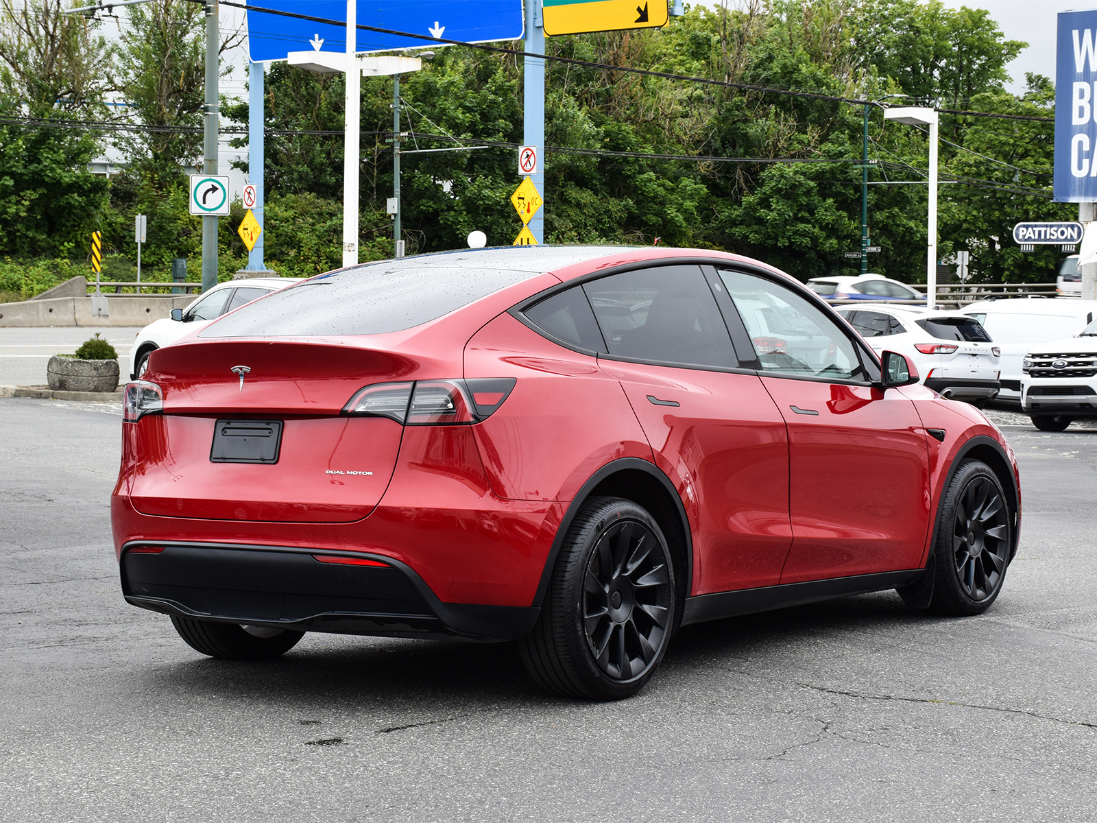 Tesla Model Y 2023
