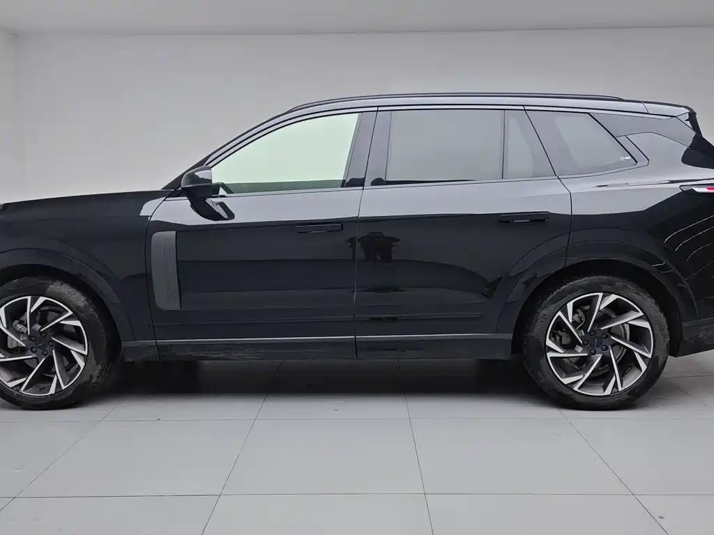 Lynk & Co 09 2022