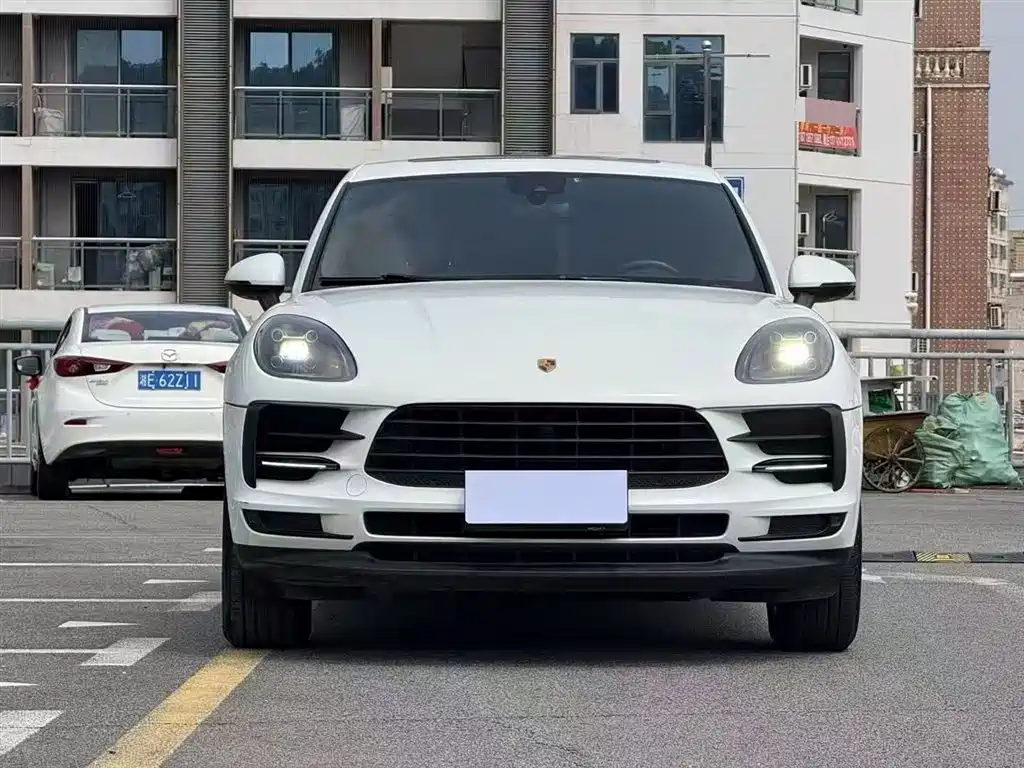 Porsche Macan 2021