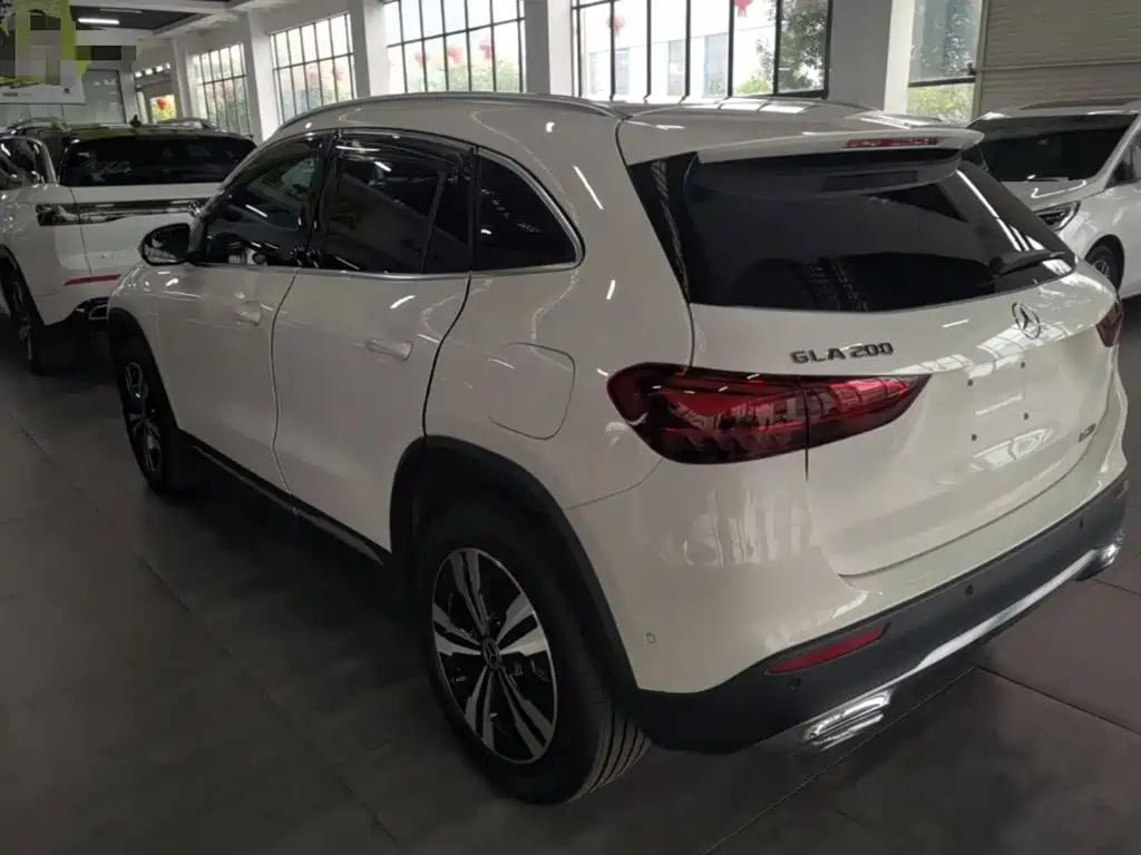 Mercedes-Benz GLA 2025