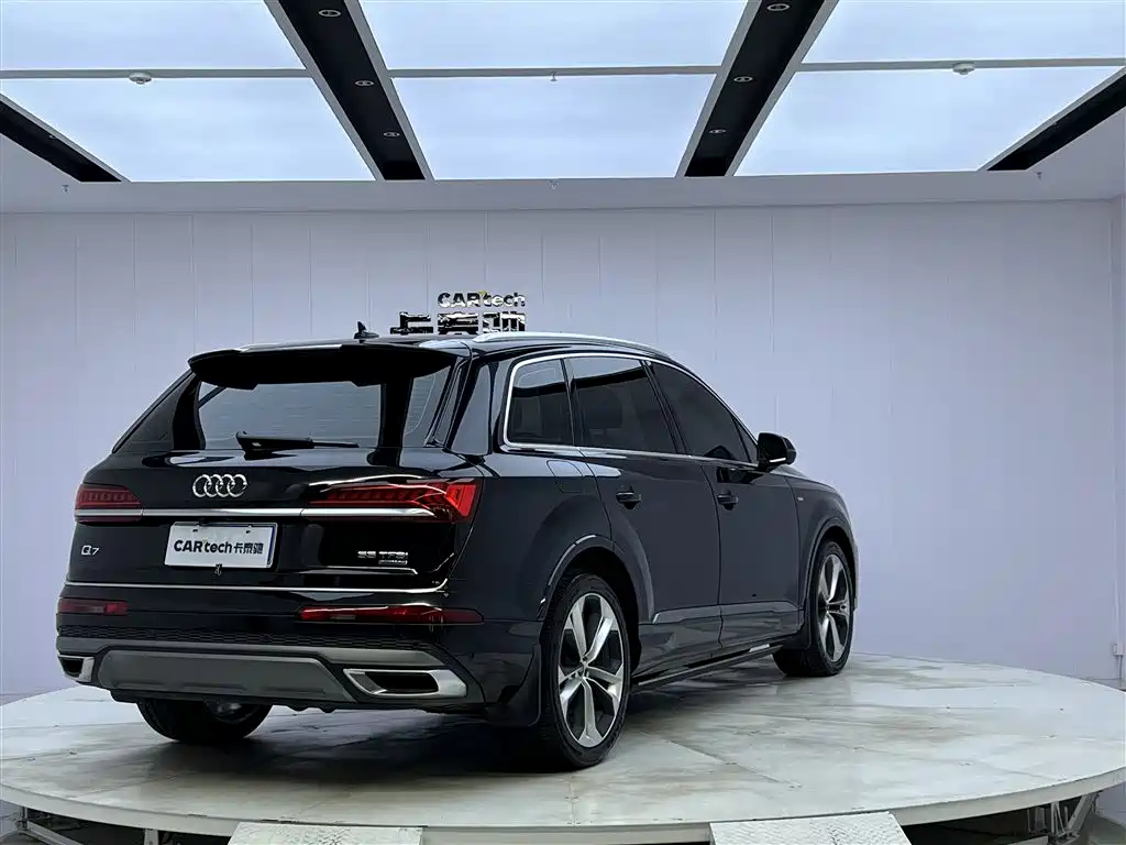 Audi Q7 2021