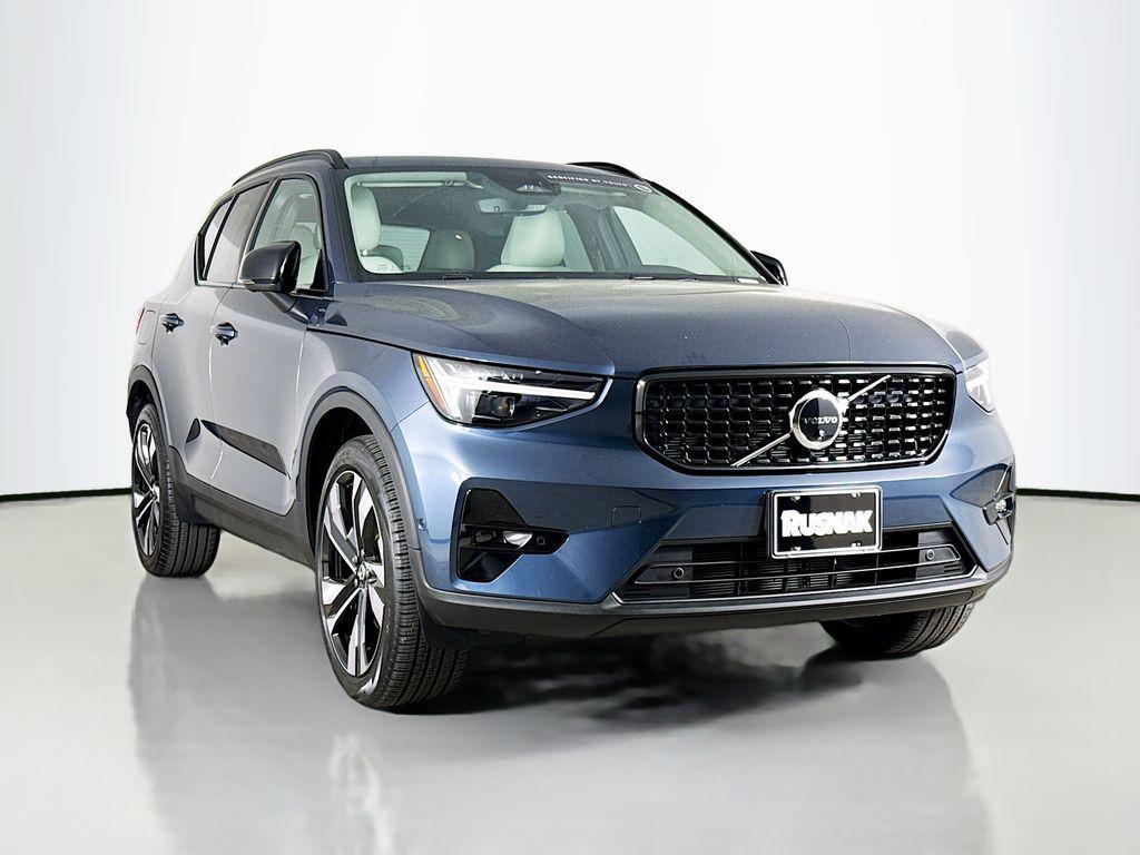Volvo XC40 2026