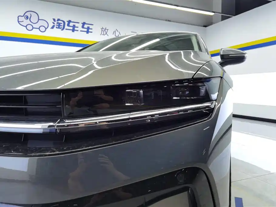 Volkswagen Magotan 2025