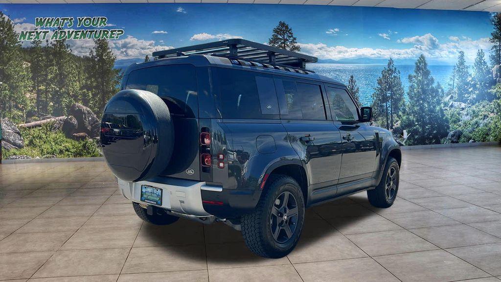 Land Rover Defender 2023