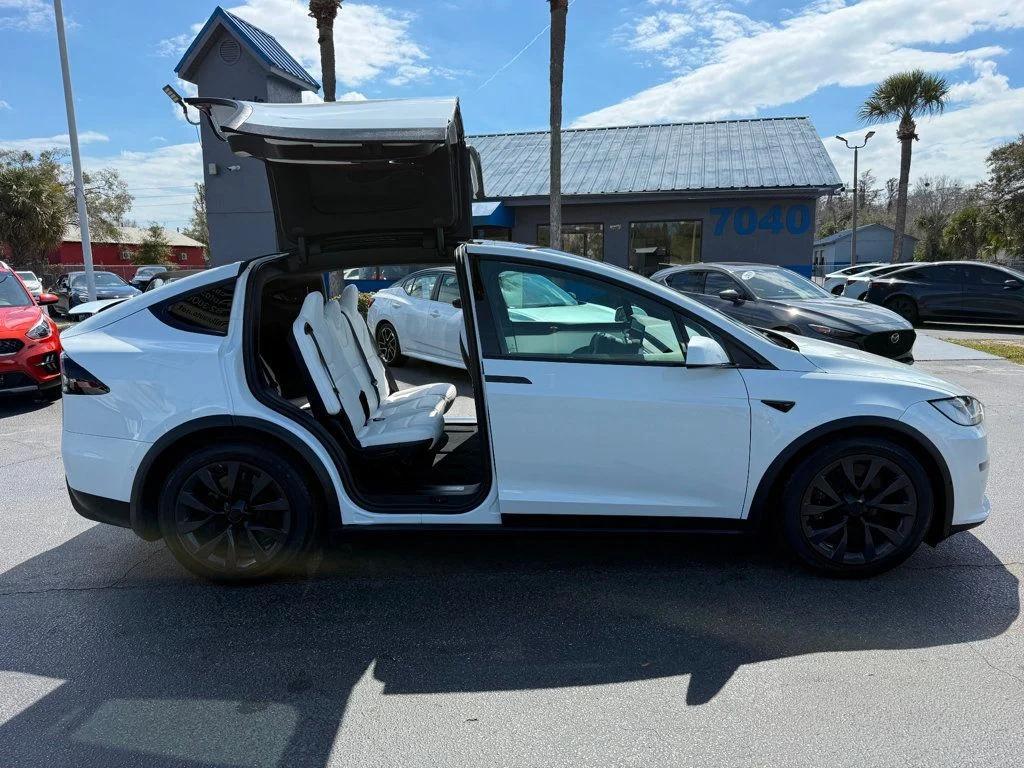 Tesla Model X 2022
