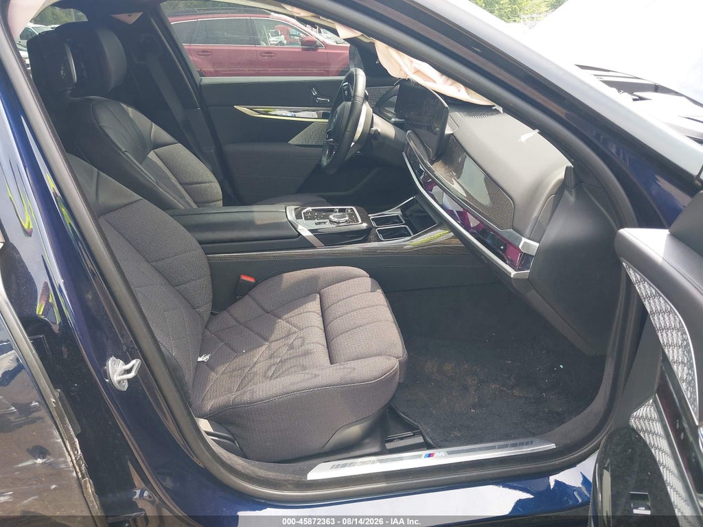 BMW i7 2024