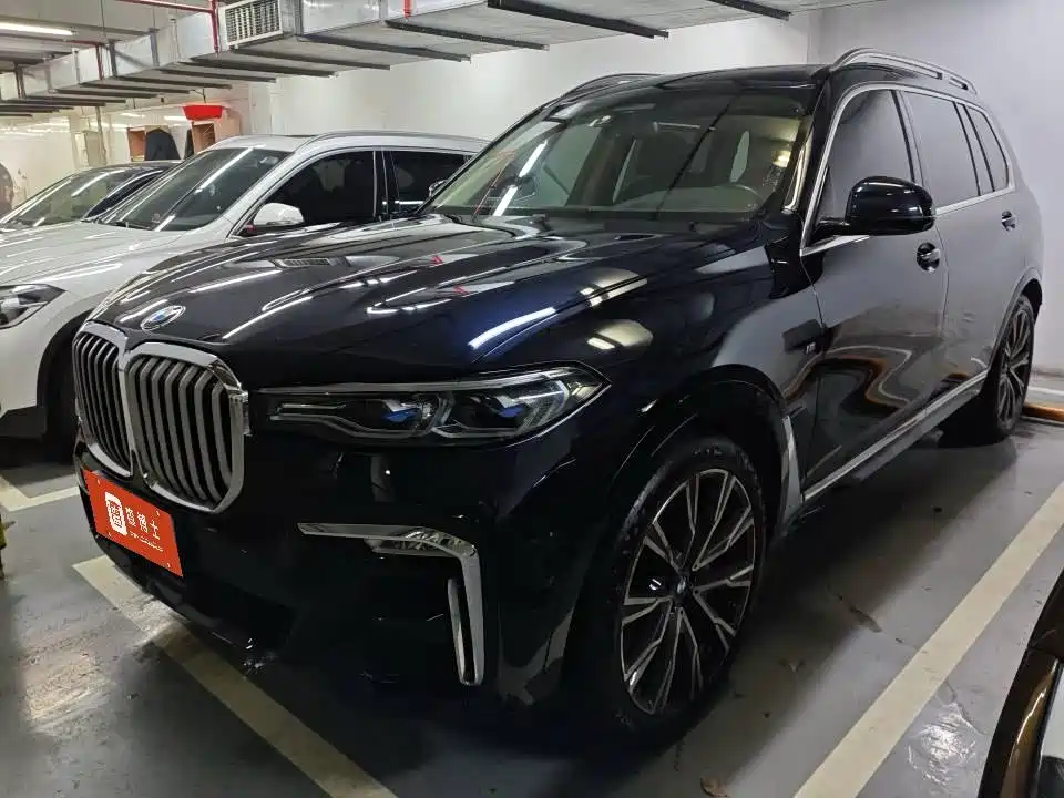 BMW X7 2021