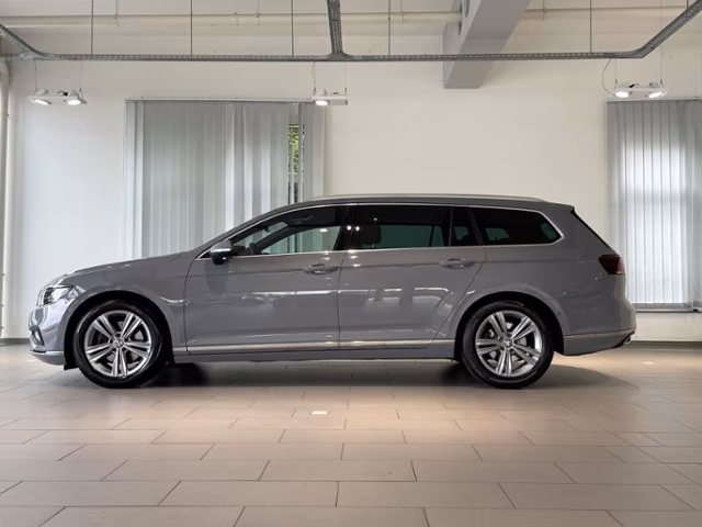 Volkswagen PASSAT VARIANT 2023