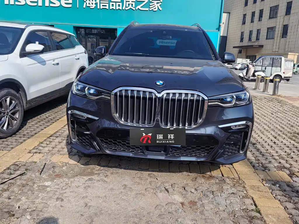 BMW X7 2021