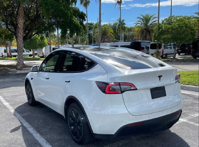 Tesla Model Y 2021