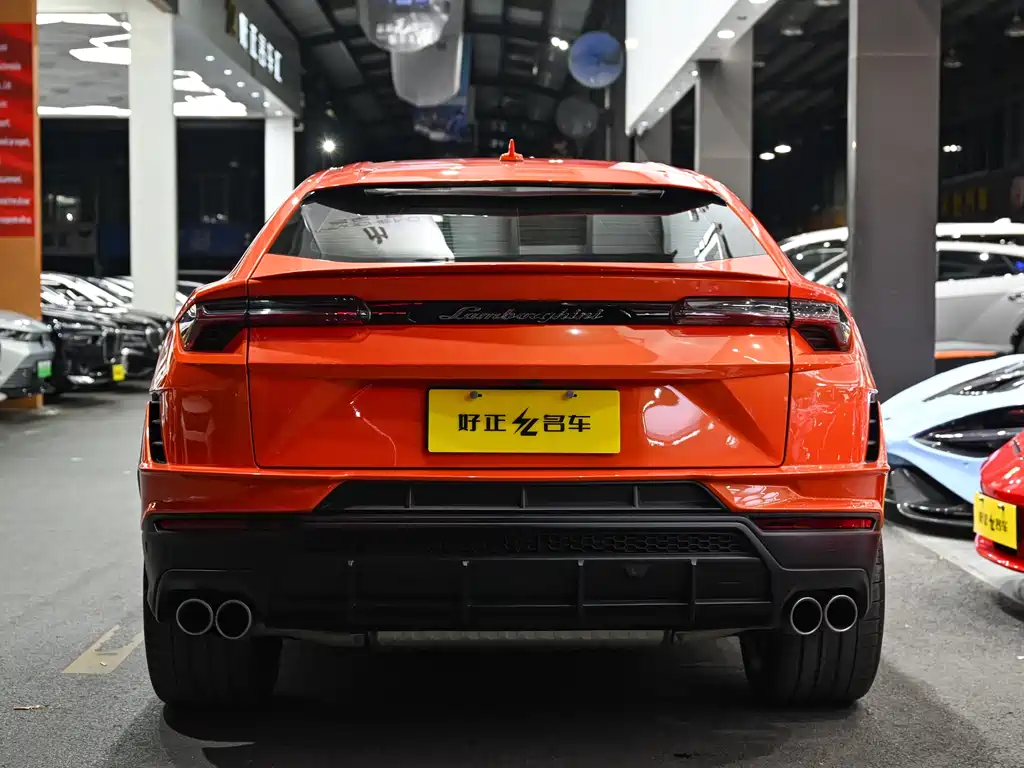 Lamborghini Urus 2024
